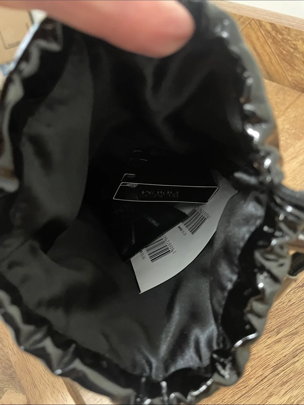 🎆 Yves Saint Laurent Black Patent Drawstring Pouch with Black Opium Set